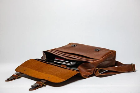 Coarse Leather Messenger 2.0 - Image 3